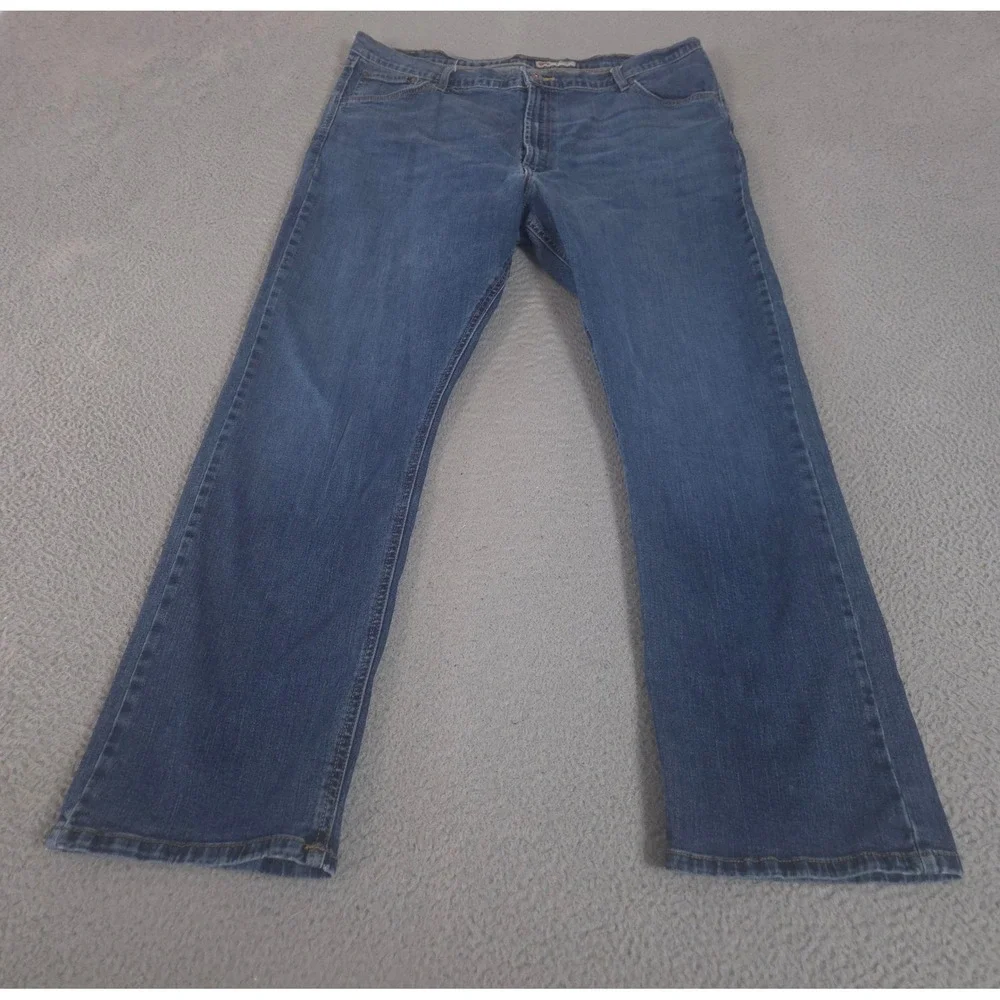 Wrangler Jeans Mens 42x32 Blue Relaxed Bootcut Stretch Denim Classic Workwear